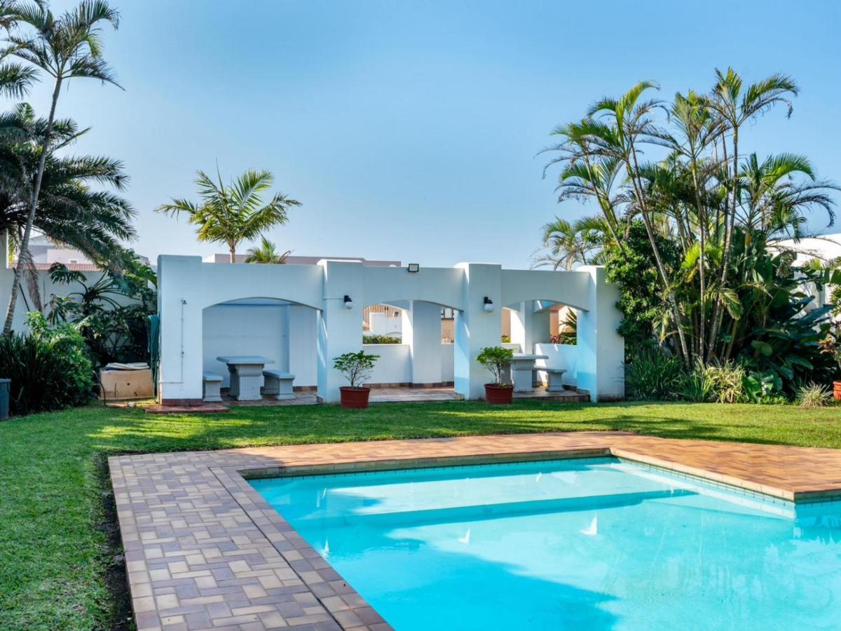 בליטו Skiathos At Beachfront Apartments In Shakas Rock מראה חיצוני תמונה